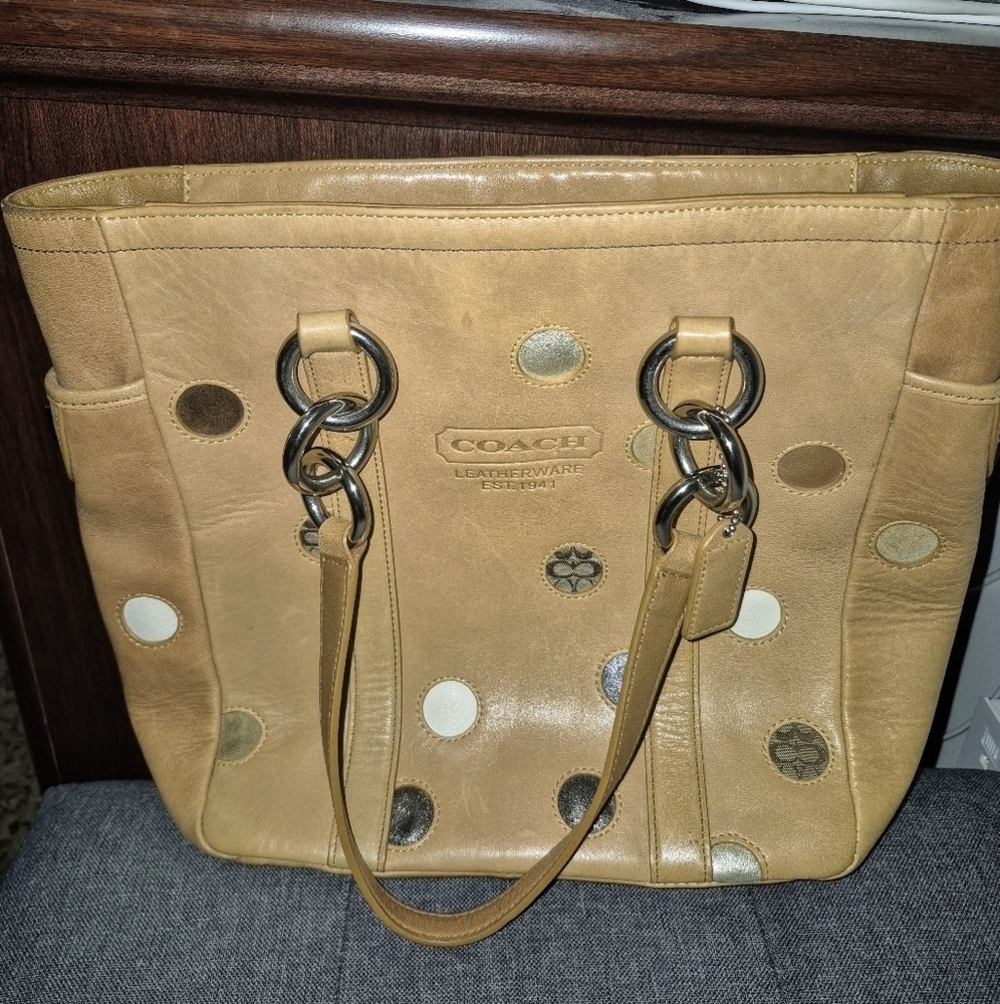 Rare Limited Coach Vintage  Polka Dot Bucket Bag. Beige w Silver Hardware. 09763
